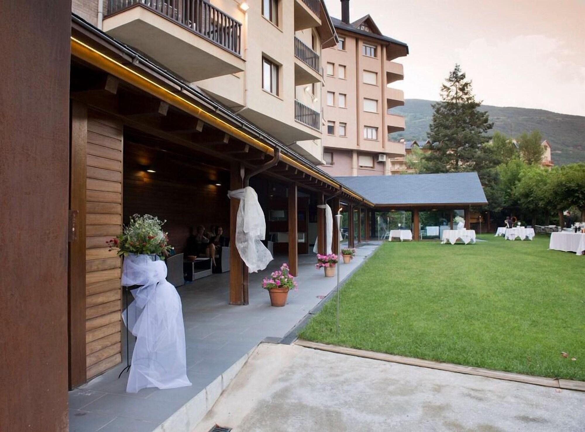 Hotel Restaurant Pessets & Spa Sort Esterno foto