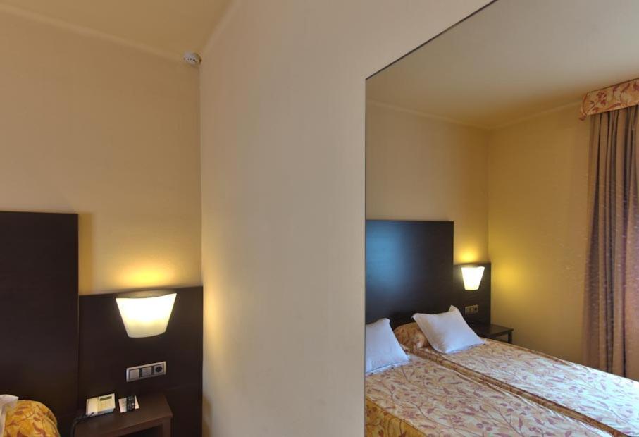 Hotel Restaurant Pessets & Spa Sort Esterno foto