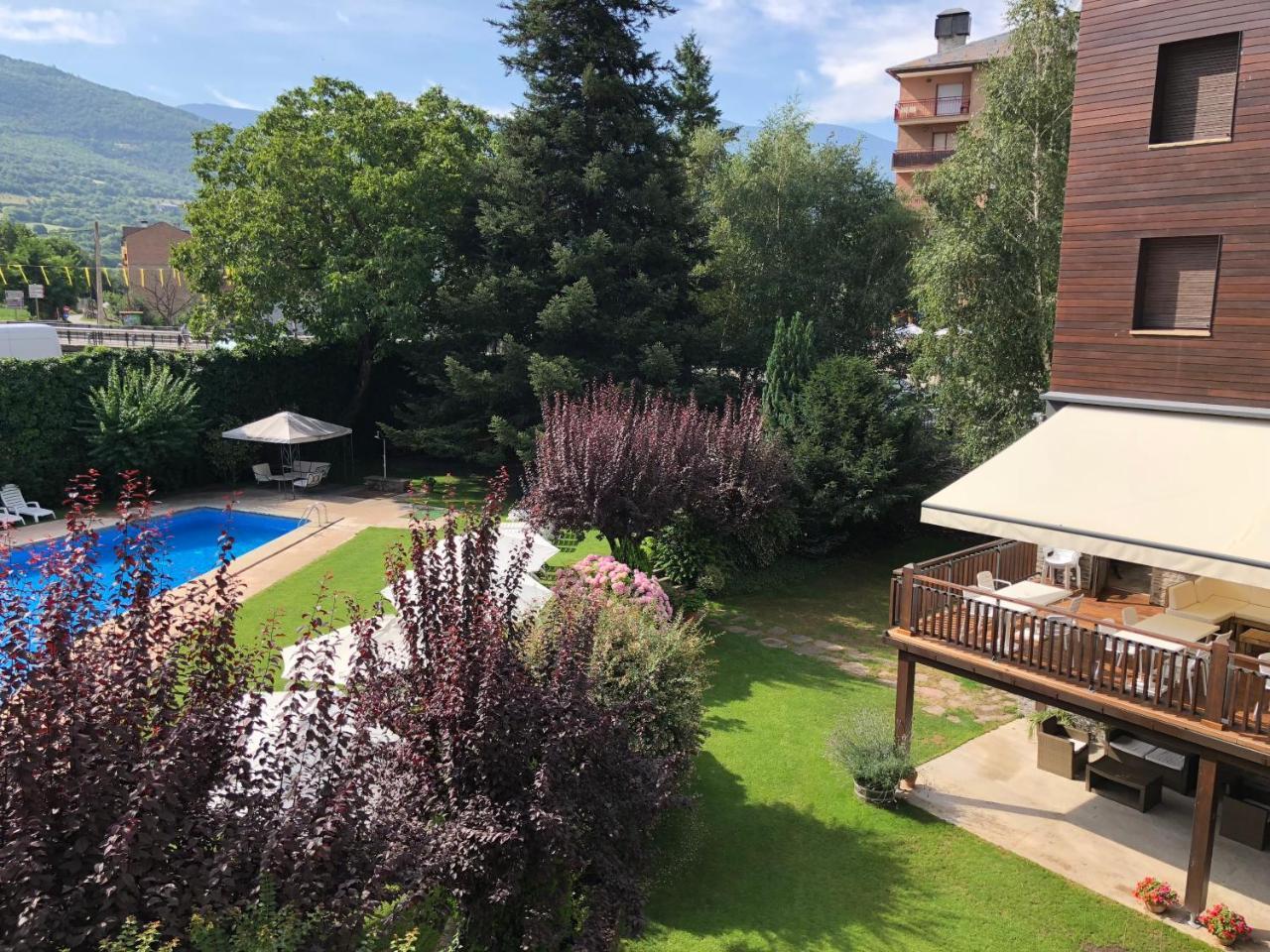 Hotel Restaurant Pessets & Spa Sort Esterno foto